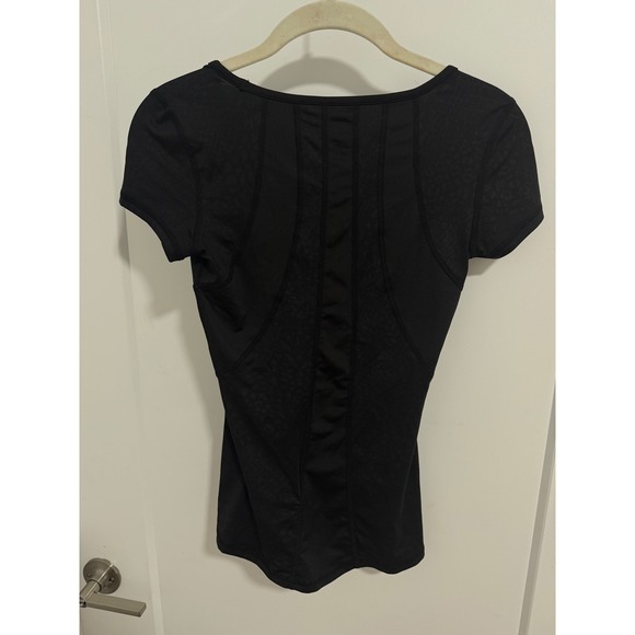 H&M Sport Black Fitted V Neck Short Sleeve Athletic Top Activewear Size XS - Picture 5 of 5
